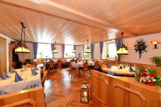 Unsere Gaststube mit Nebenzimmer bietet genug Platz Unsere Gaststube